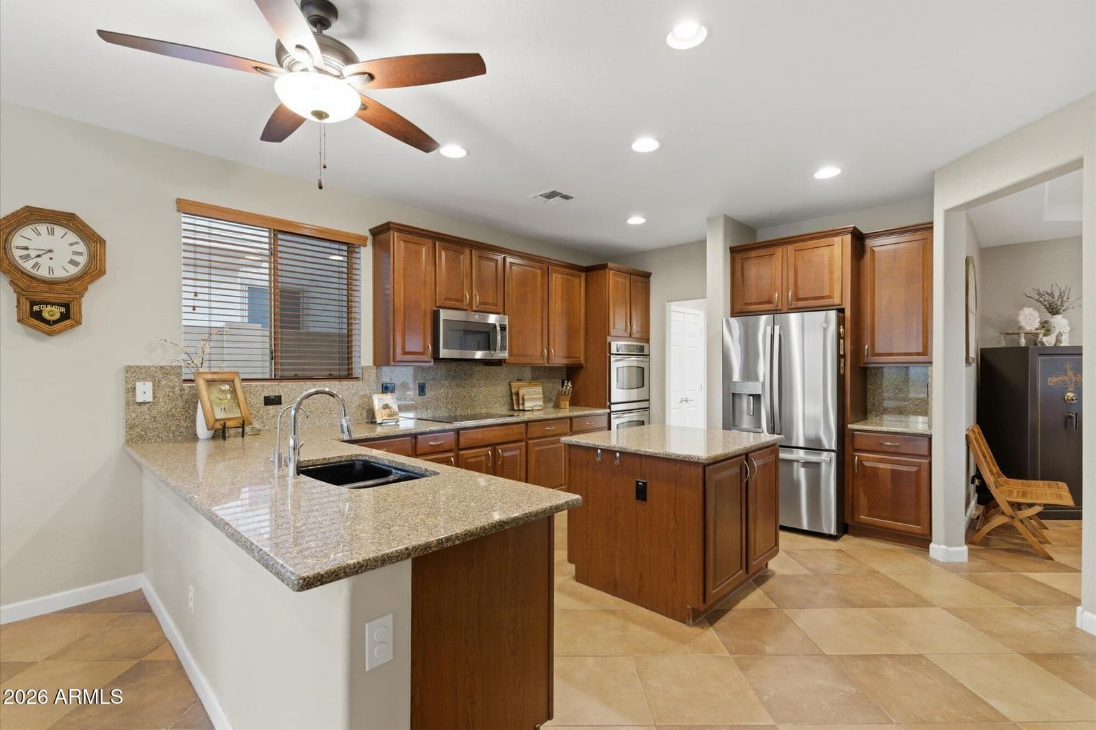 2316 W EAGLE FEATHER Road, Phoenix, AZ 85085 — photo 4 of 39
