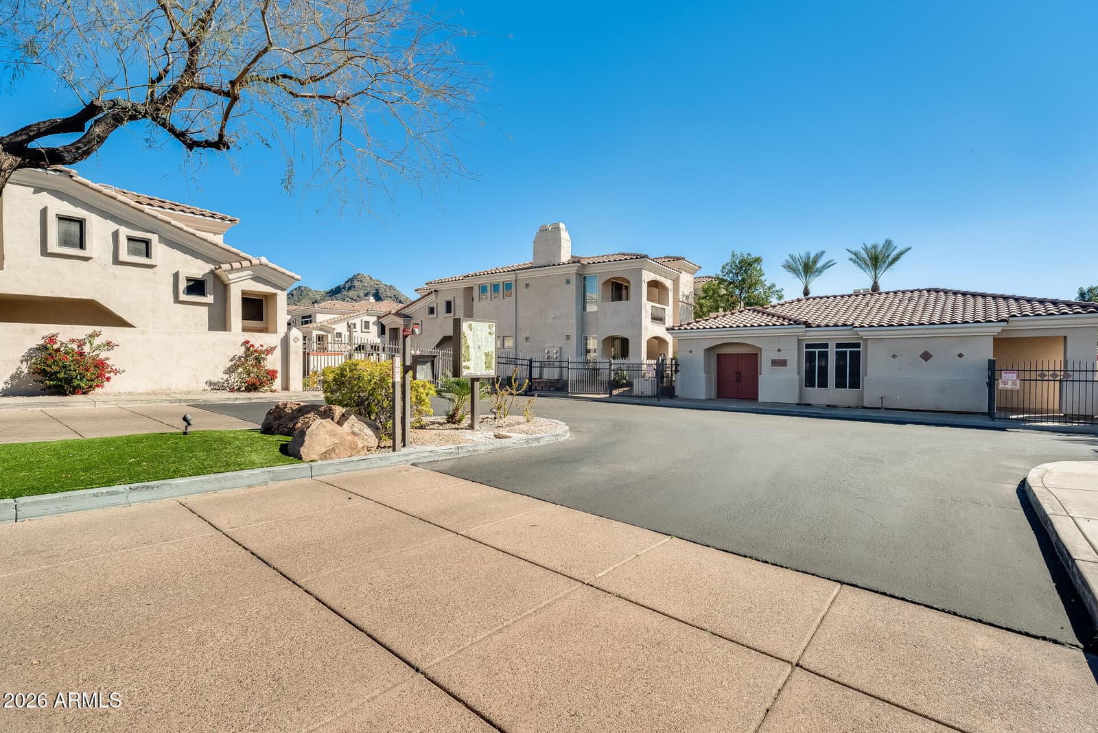 1747 E NORTHERN Avenue 117, Phoenix, AZ 85020 — photo 25 of 33
