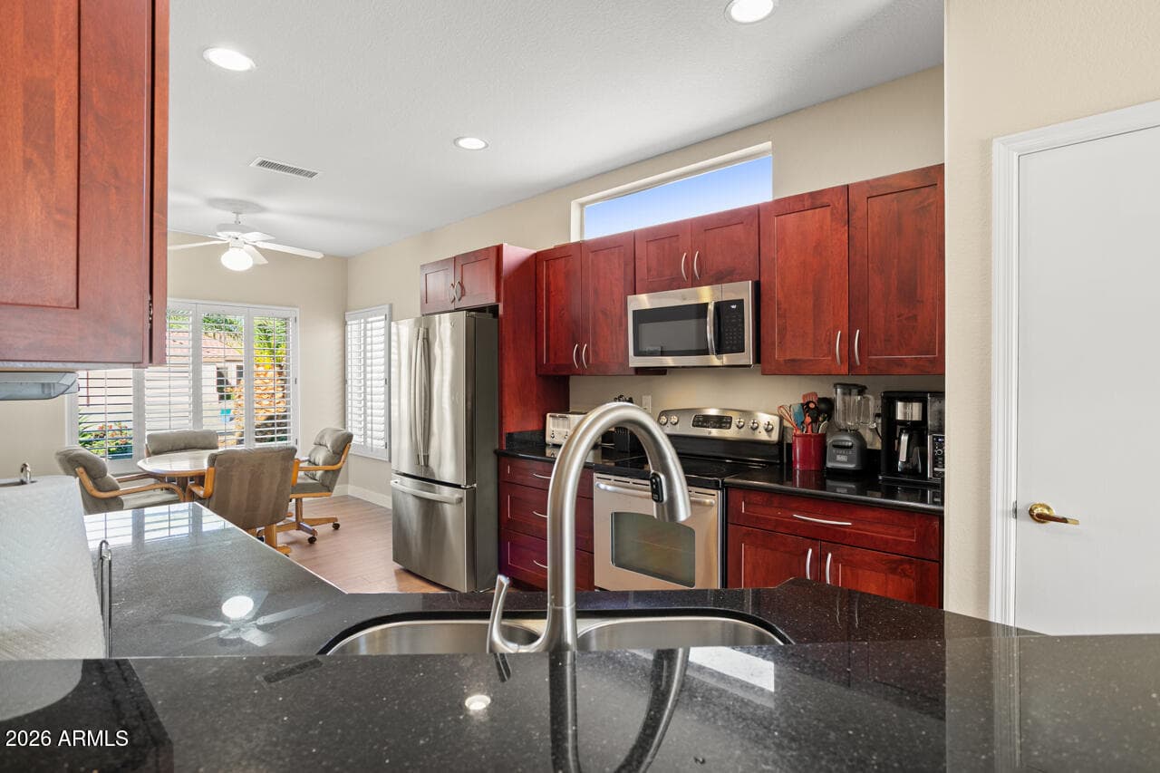 15567 W VISTA GRANDE Lane, Surprise, AZ 85374 — photo 12 of 37
