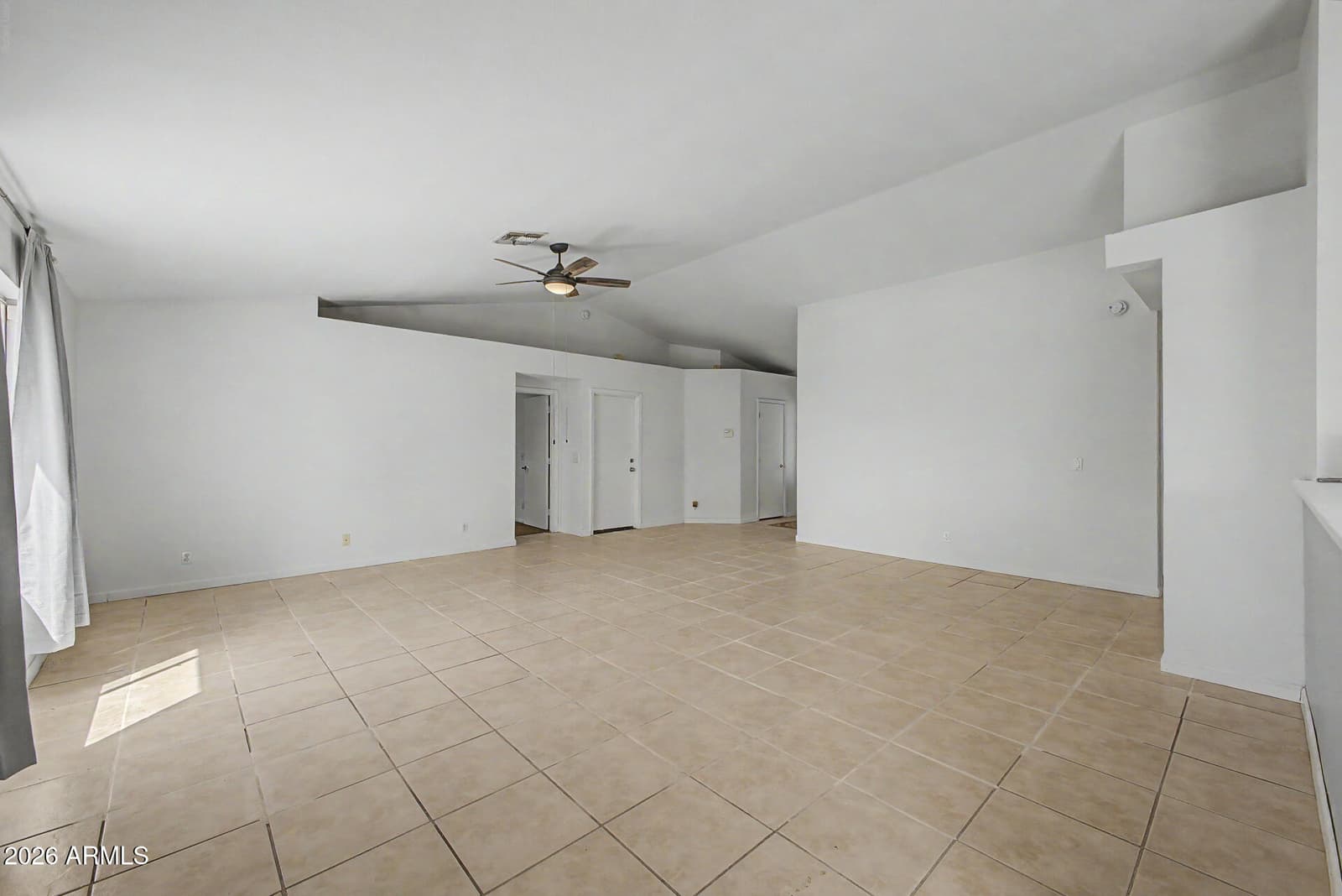 8111 E DES MOINES Street E, Mesa, AZ 85207 — photo 6 of 28