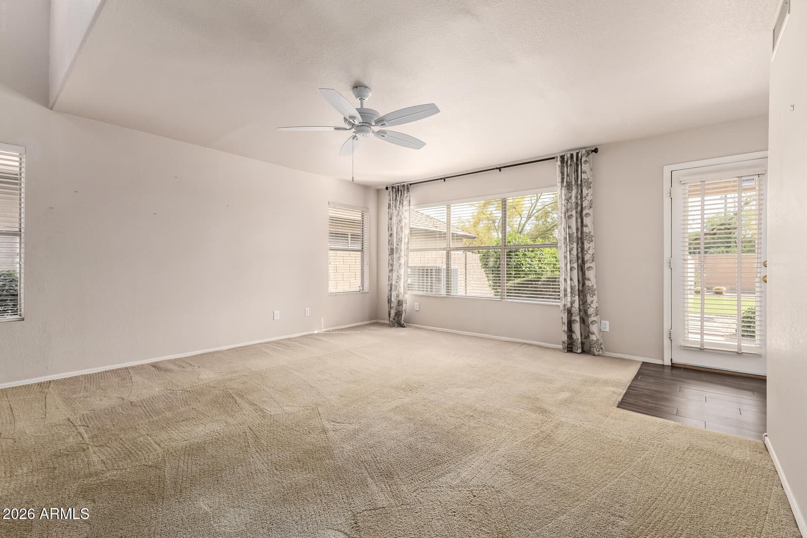 4631 E LONE CACTUS Drive, Phoenix, AZ 85050 — photo 10 of 41