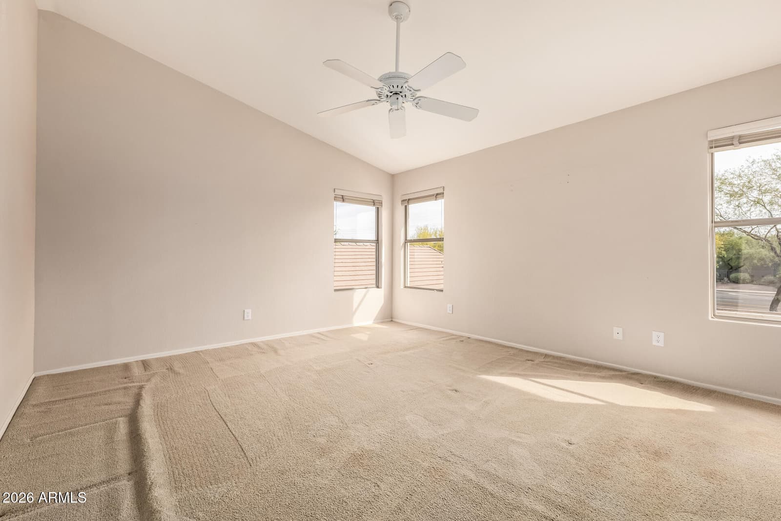 4631 E LONE CACTUS Drive, Phoenix, AZ 85050 — photo 14 of 41