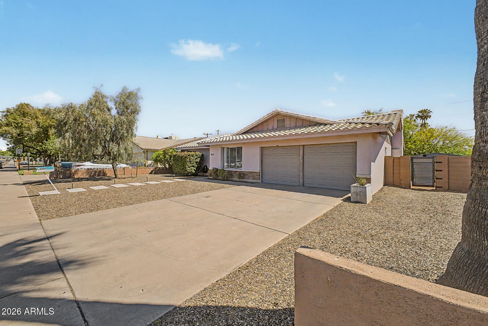 8001 N 17TH Drive, Phoenix, AZ 85021 — photo 2 of 36