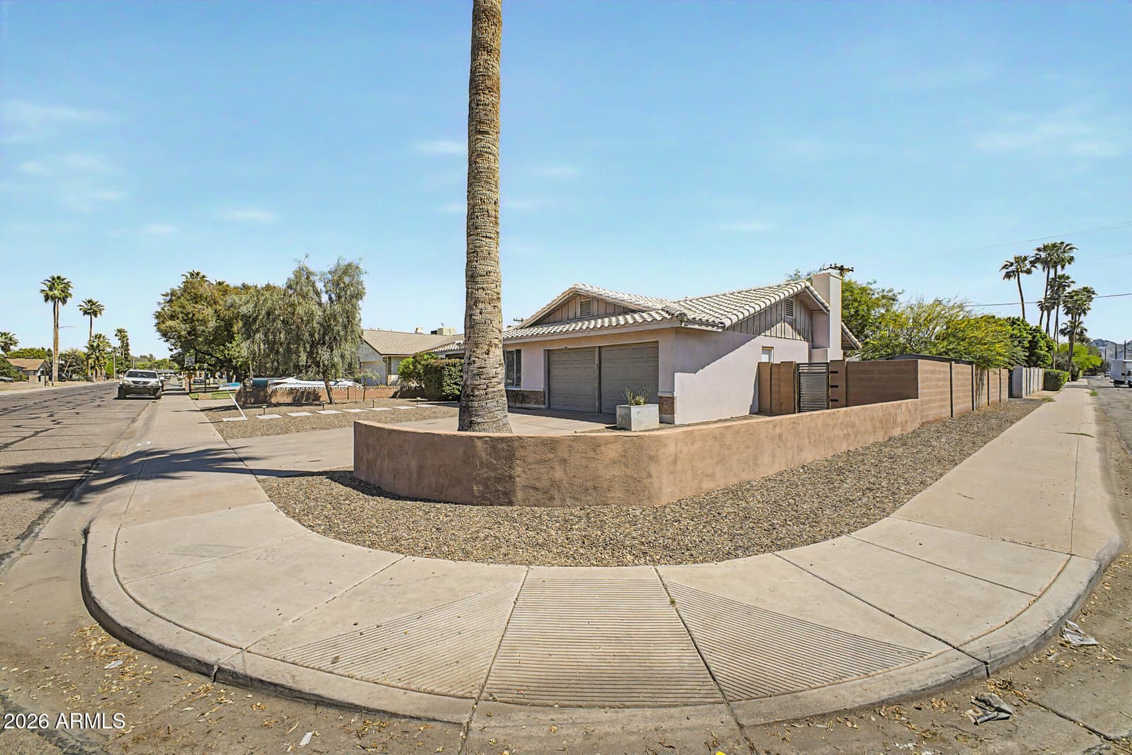 8001 N 17TH Drive, Phoenix, AZ 85021 — photo 3 of 36