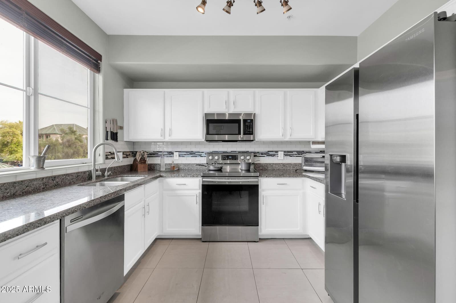 706 E WASHINGTON Street 204, Phoenix, AZ 85034 — photo 12 of 31