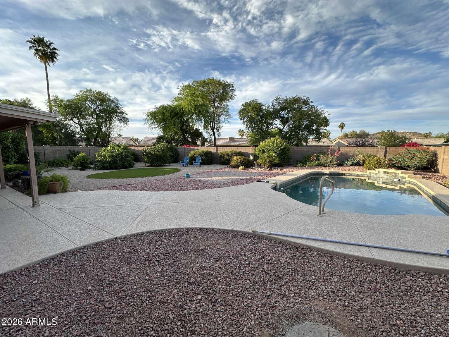 6324 W IRMA Lane, Glendale, AZ 85308 — photo 5 of 33