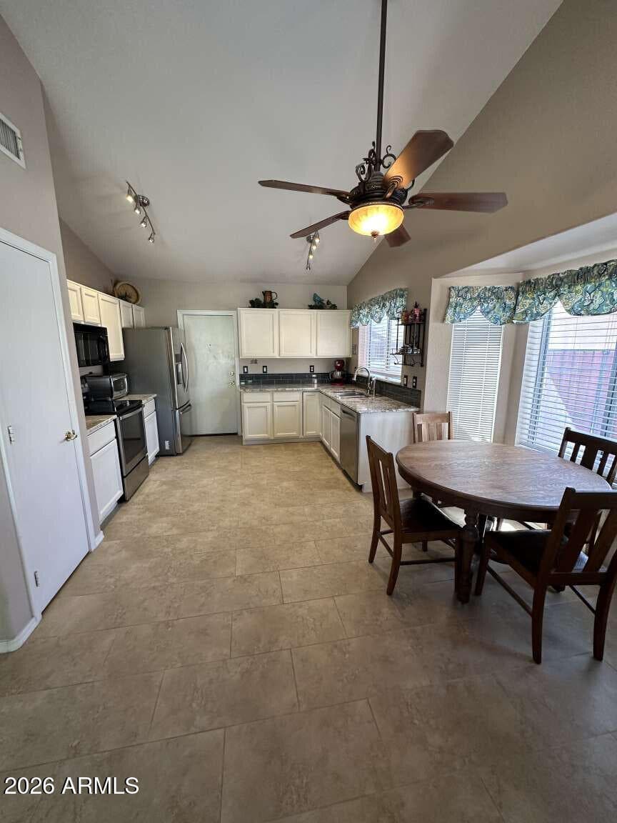 6324 W IRMA Lane, Glendale, AZ 85308 — photo 12 of 33