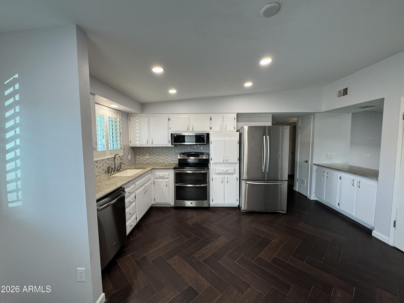10750 W PEORIA Avenue, Sun City, AZ 85351 — photo 8 of 19