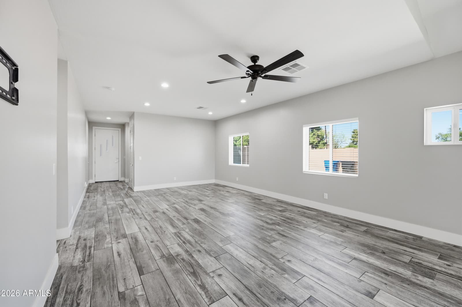 431 N MATLOCK Street, Mesa, AZ 85203 — photo 4 of 32