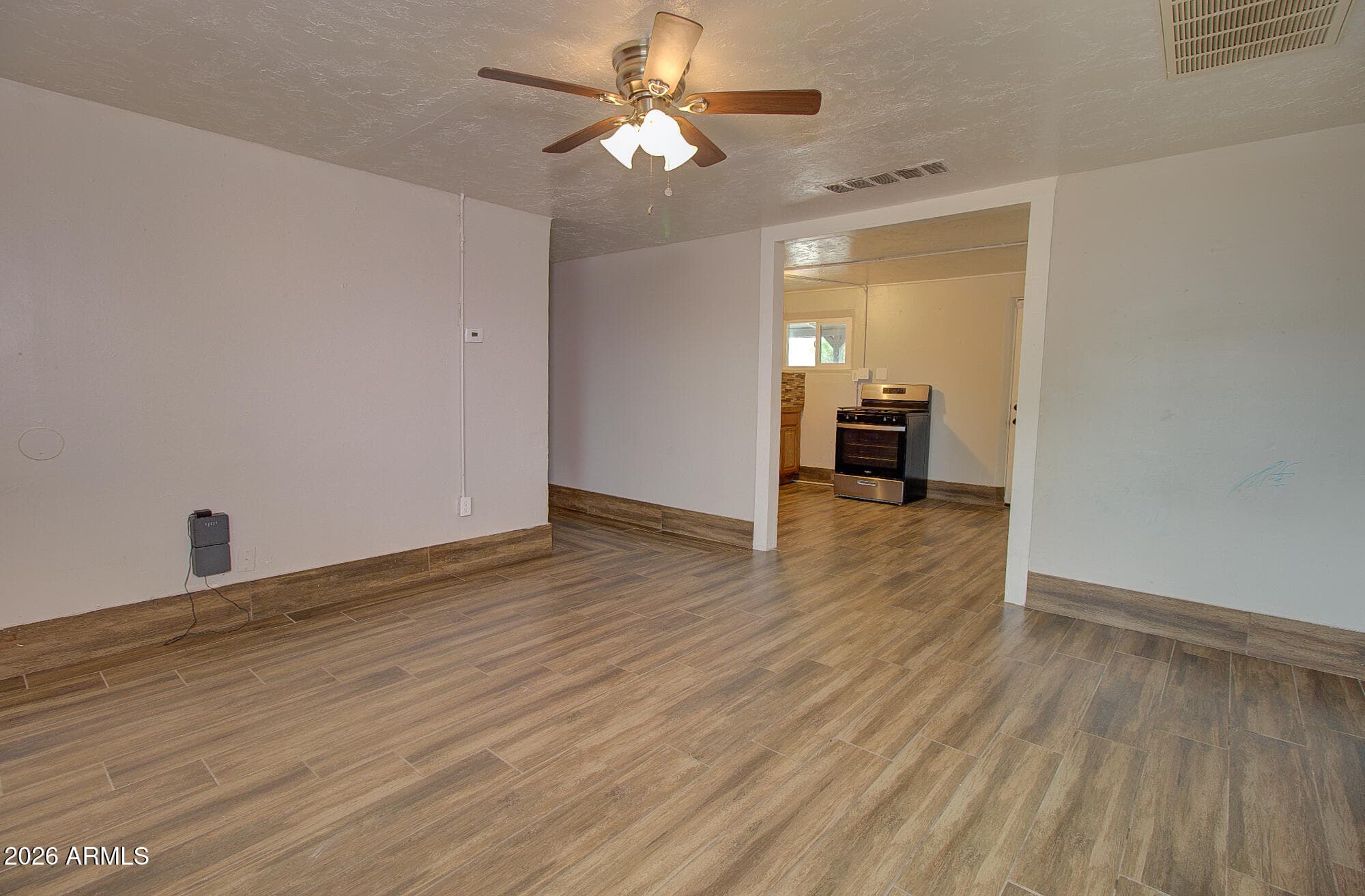 203 E 12TH Street, Eloy, AZ 85131 — photo 4 of 12