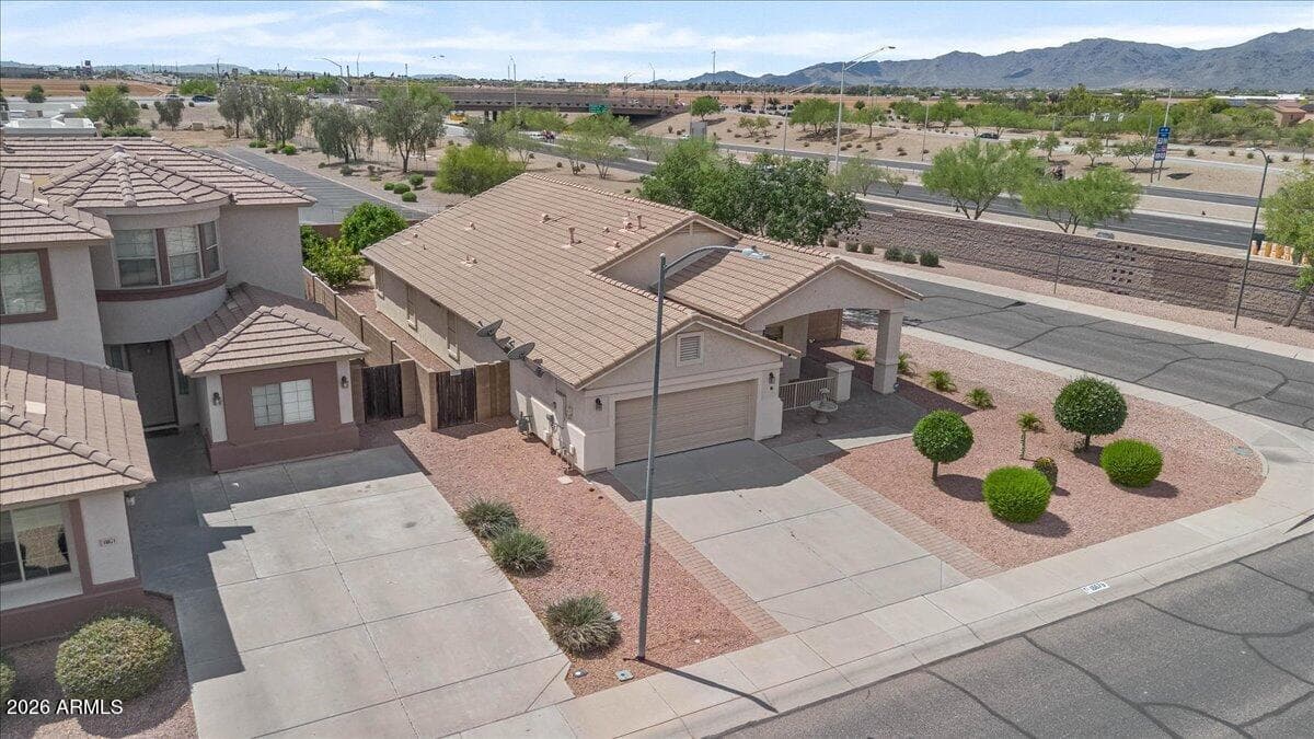 16679 W SAGUARO Lane, Surprise, AZ 85388 — photo 8 of 44