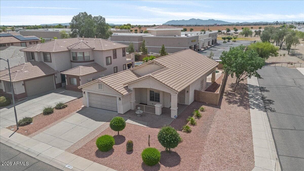 16679 W SAGUARO Lane, Surprise, AZ 85388 — photo 9 of 44