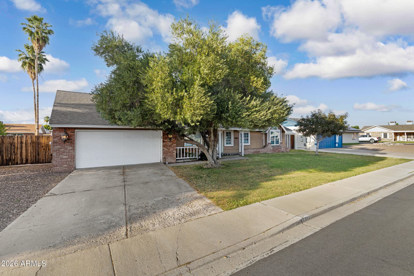 5344 E DIAMOND Avenue, Mesa, AZ 85206 — photo 3 of 42