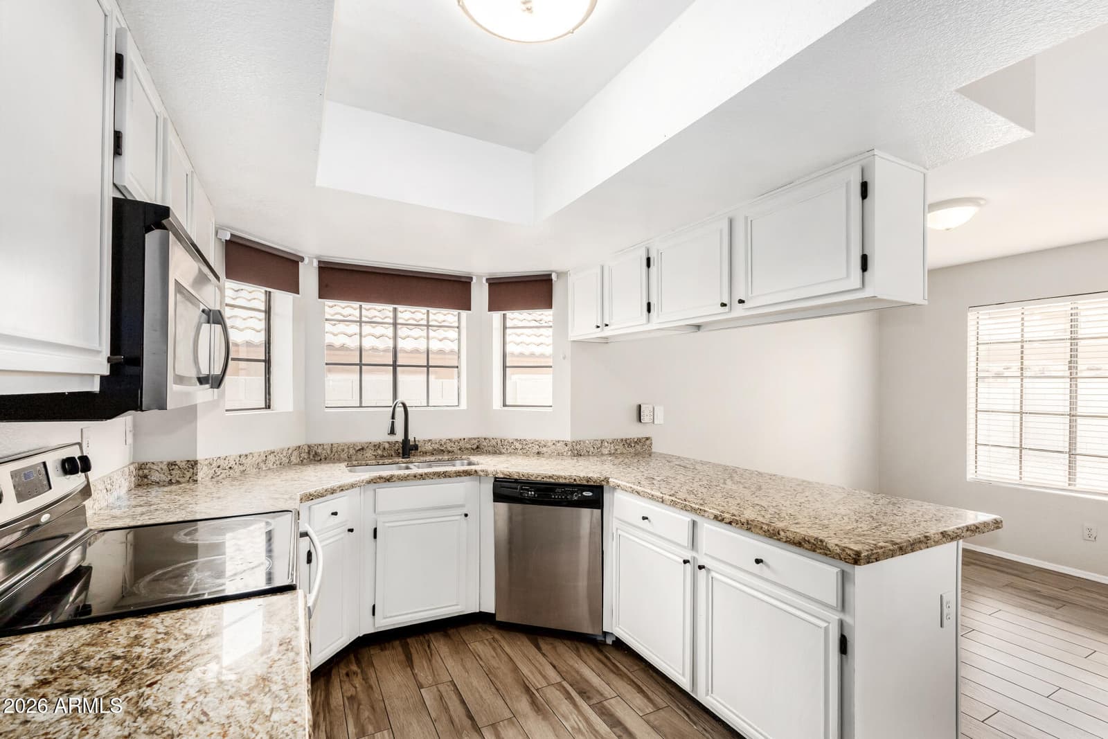 1465 E RENEE Drive, Phoenix, AZ 85024 — photo 10 of 21