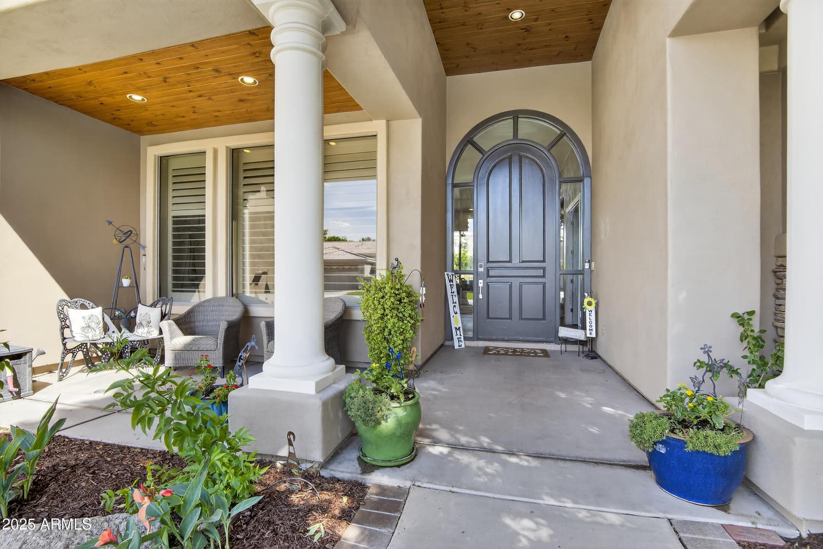 1333 N CLIFFSIDE Drive, Gilbert, AZ 85234 — photo 4 of 98