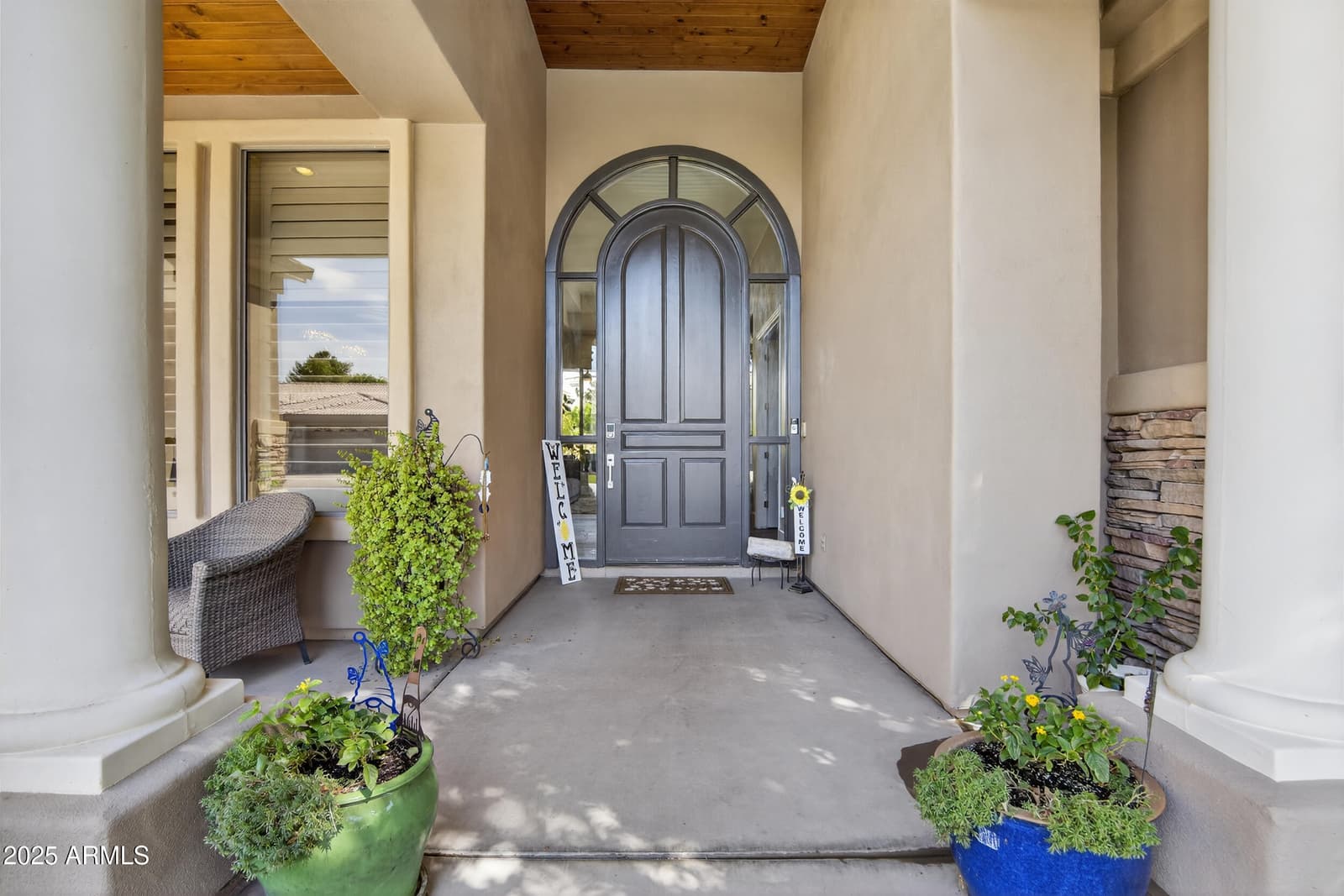 1333 N CLIFFSIDE Drive, Gilbert, AZ 85234 — photo 5 of 98