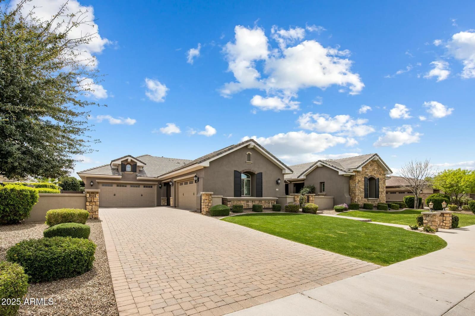 2051 E ARIS Drive, Gilbert, AZ 85298 — photo 3 of 46