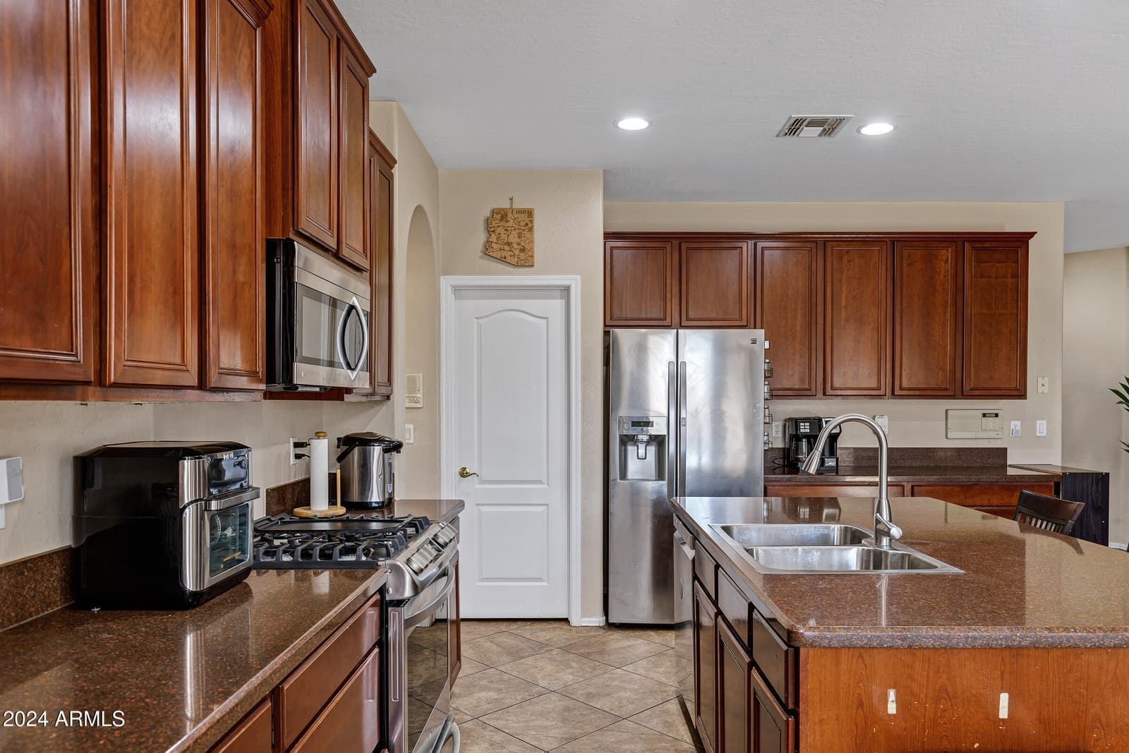 2801 W Silver Fox Way, Phoenix, AZ 85045 — photo 17 of 75