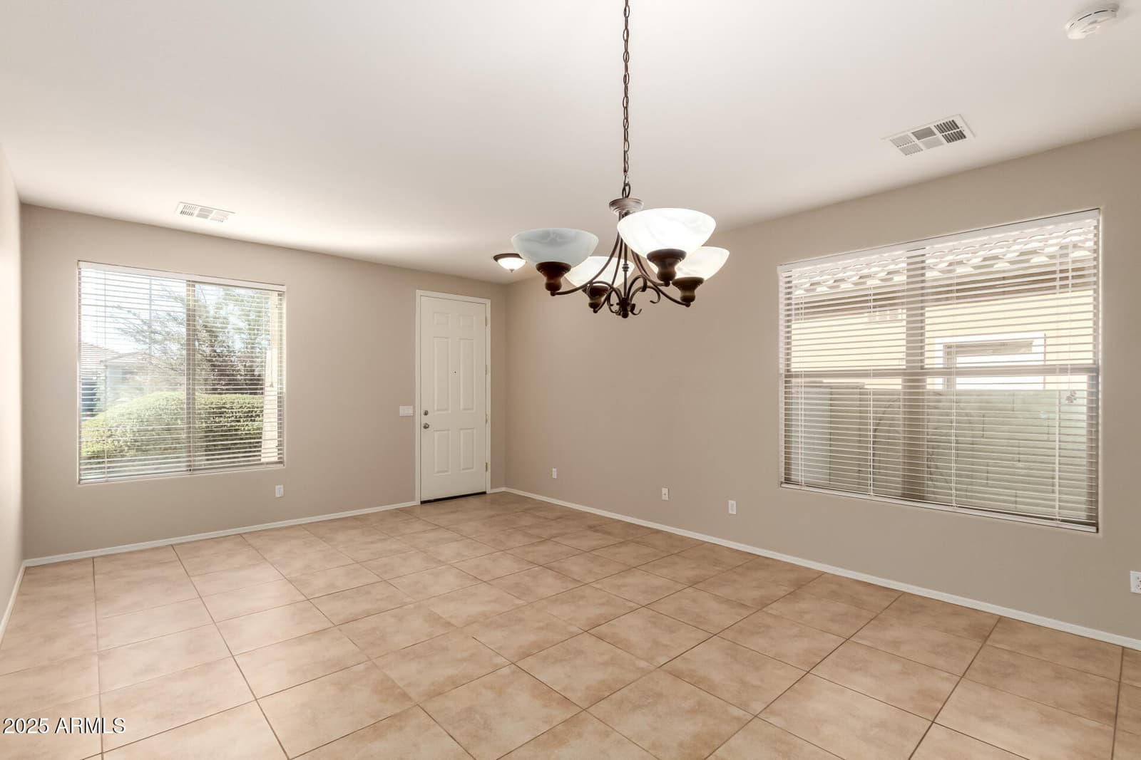 46072 W BARBARA Lane, Maricopa, AZ 85139 — photo 5 of 31