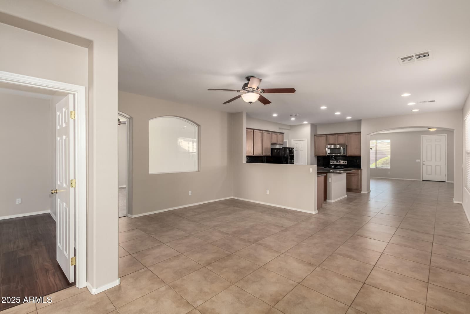46072 W BARBARA Lane, Maricopa, AZ 85139 — photo 6 of 31