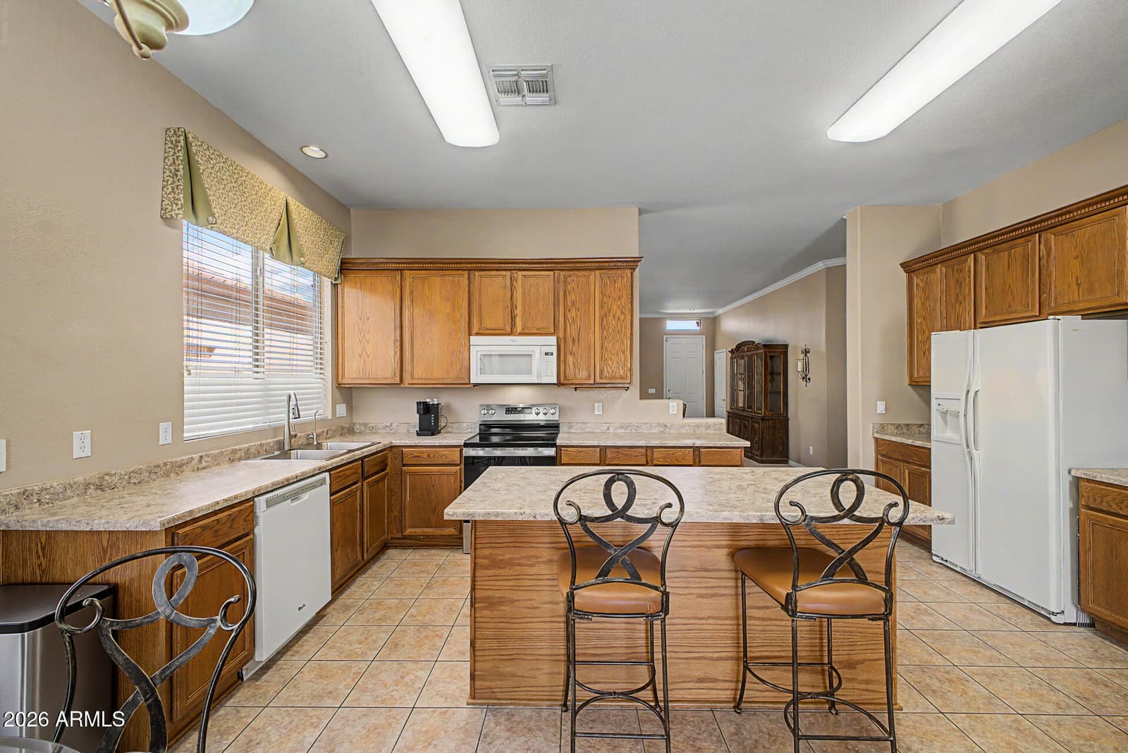 4394 S STRONG BOX Road, Gold Canyon, AZ 85118 — photo 13 of 33