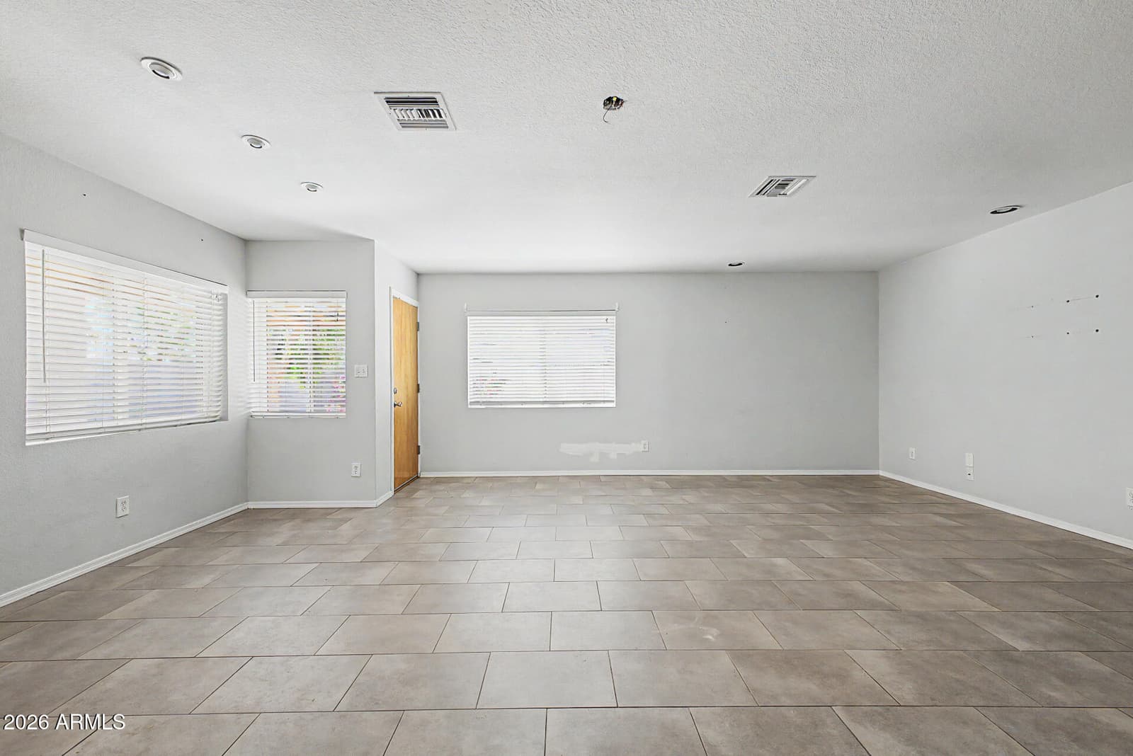 3907 E MULBERRY Drive, Phoenix, AZ 85018 — photo 8 of 46