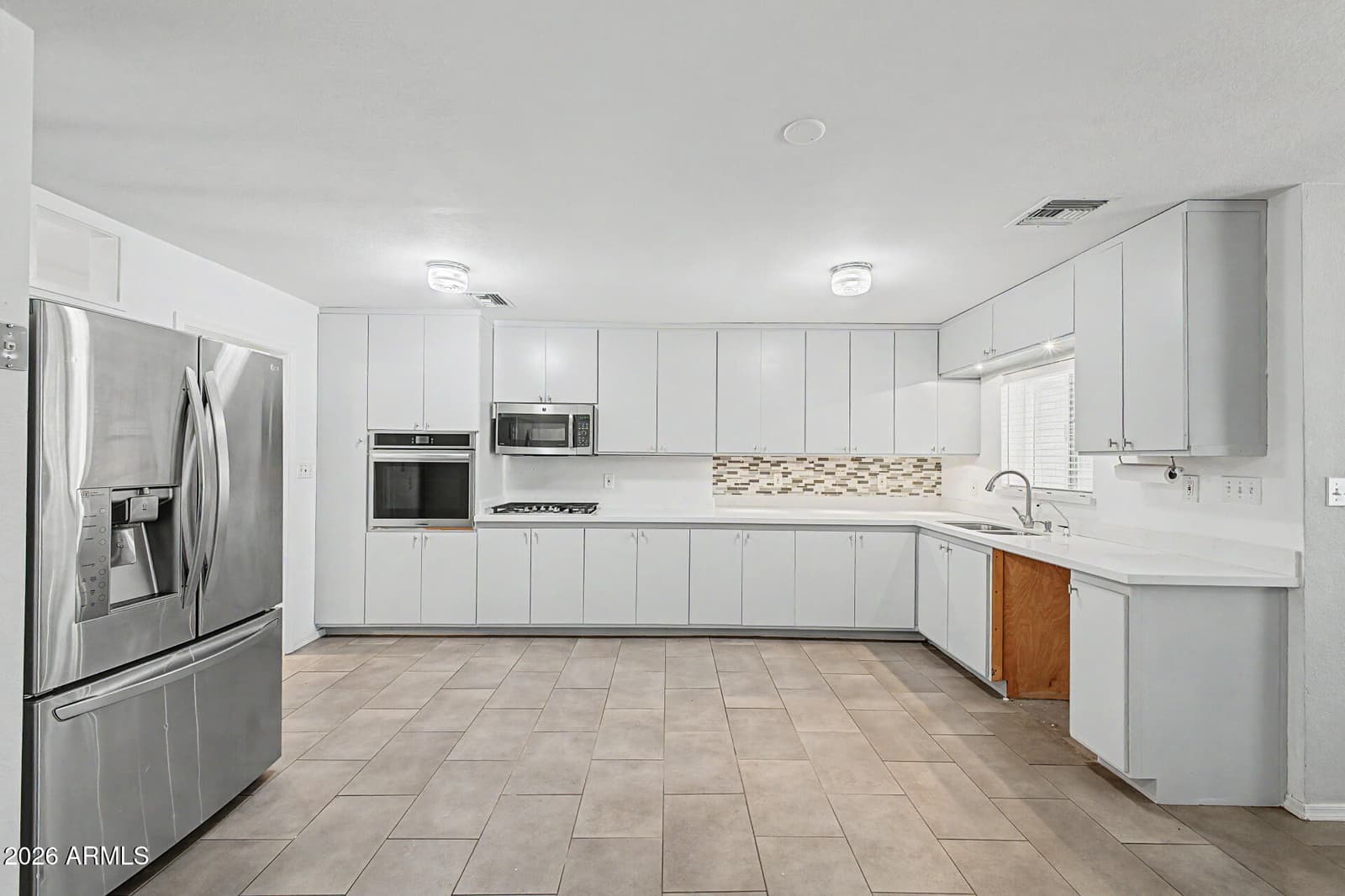 3907 E MULBERRY Drive, Phoenix, AZ 85018 — photo 10 of 46