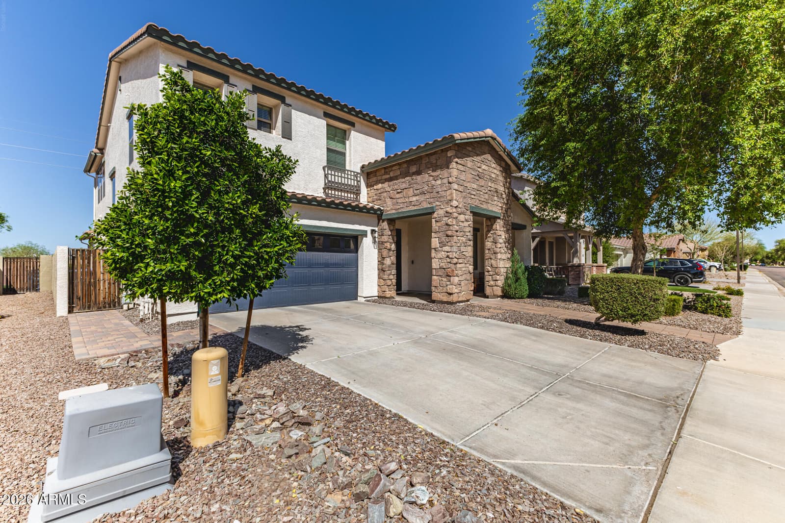 4730 S TWINLEAF Drive, Gilbert, AZ 85297 — photo 2 of 48