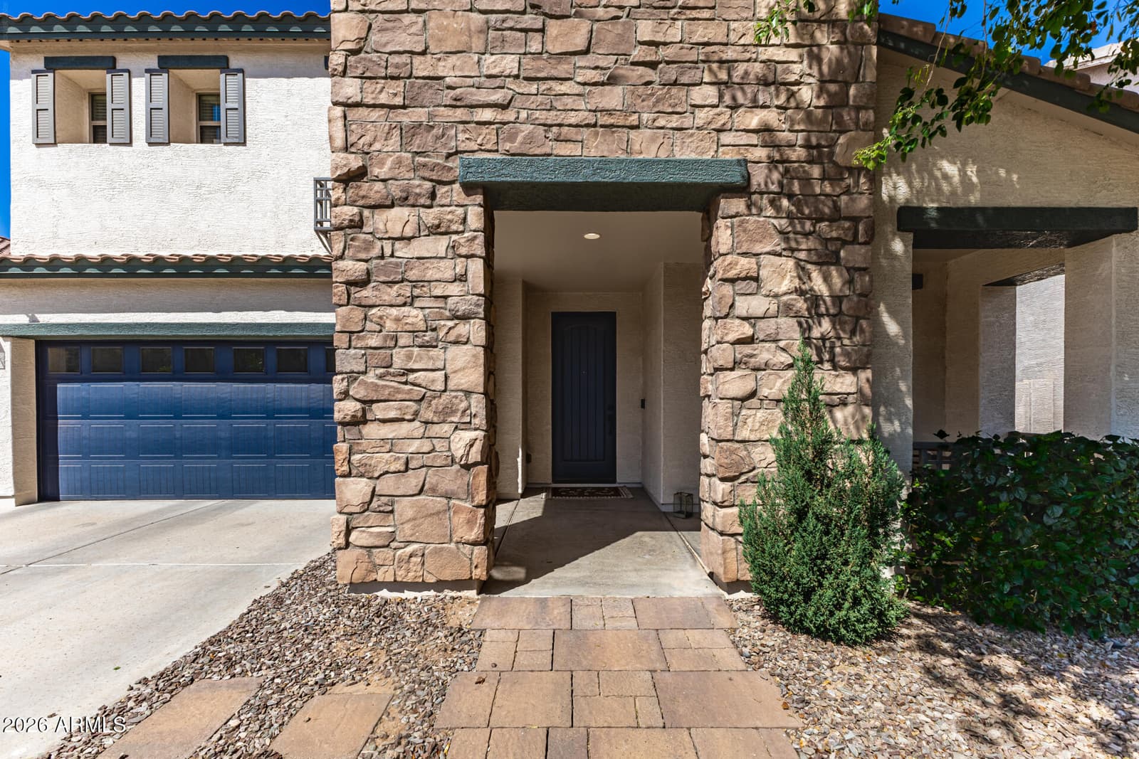 4730 S TWINLEAF Drive, Gilbert, AZ 85297 — photo 4 of 48