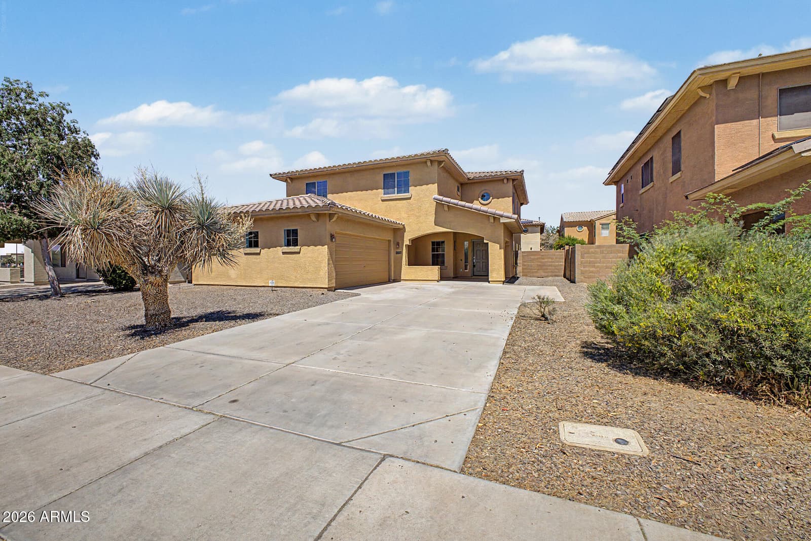 952 E BLUE SPRUCE Lane, Gilbert, AZ 85298 — photo 2 of 39