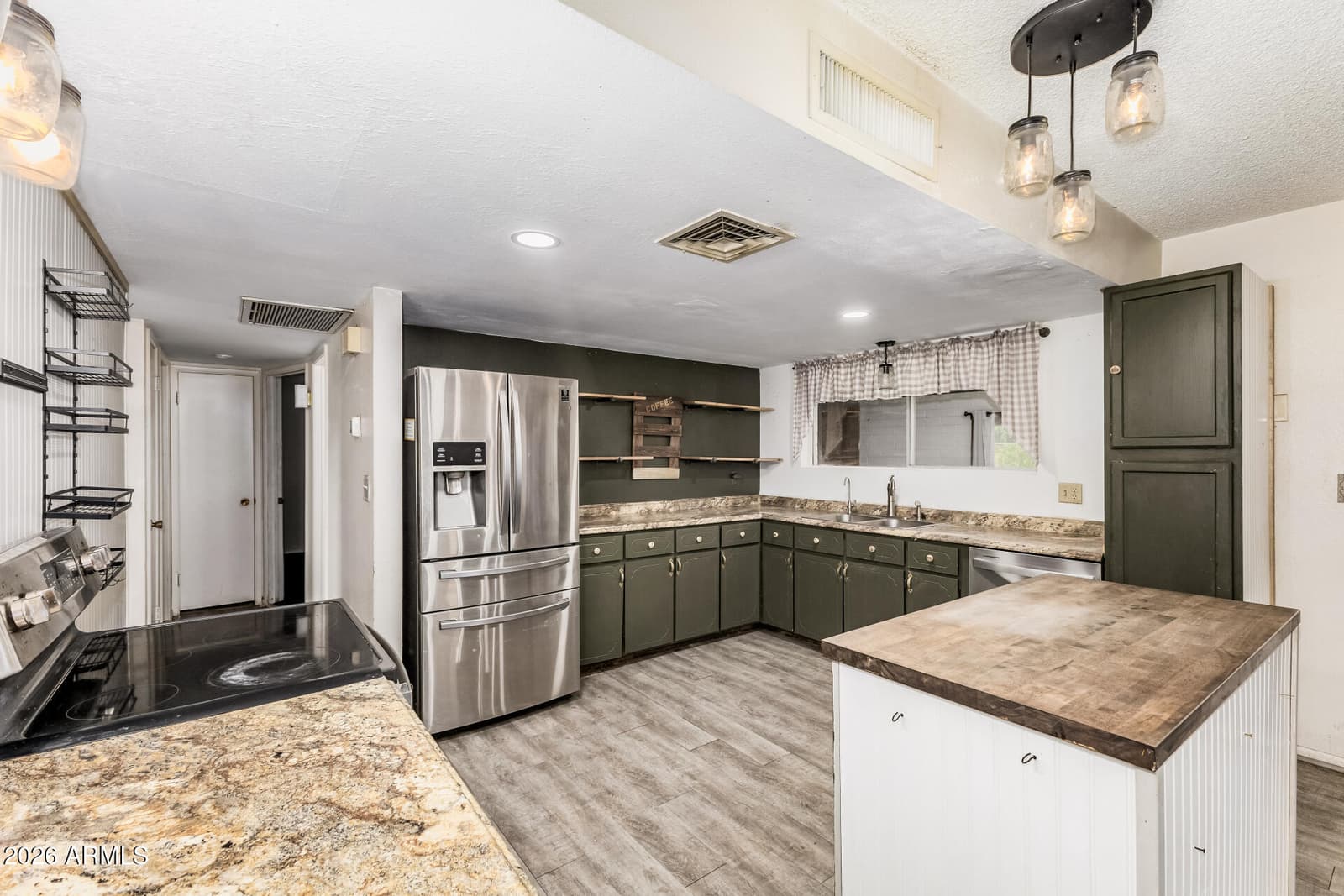 1161 S OCOTILLO Drive, Apache Junction, AZ 85120 — photo 10 of 23