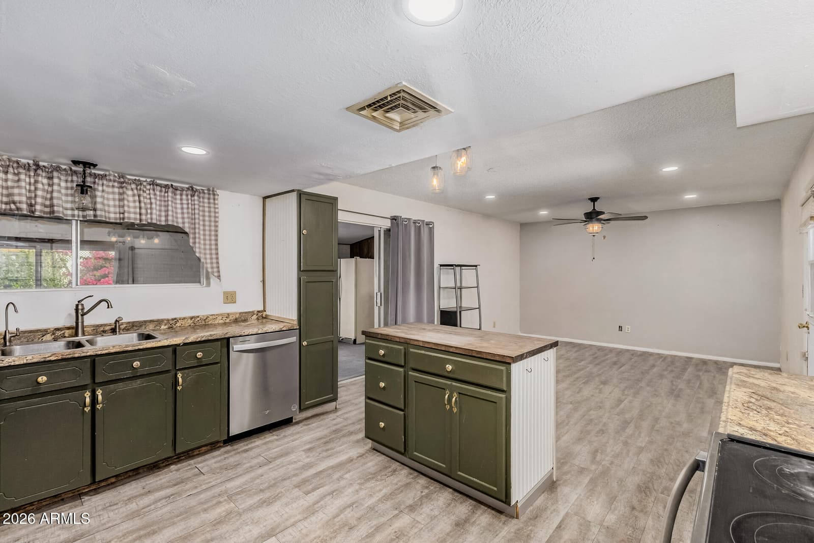 1161 S OCOTILLO Drive, Apache Junction, AZ 85120 — photo 11 of 23
