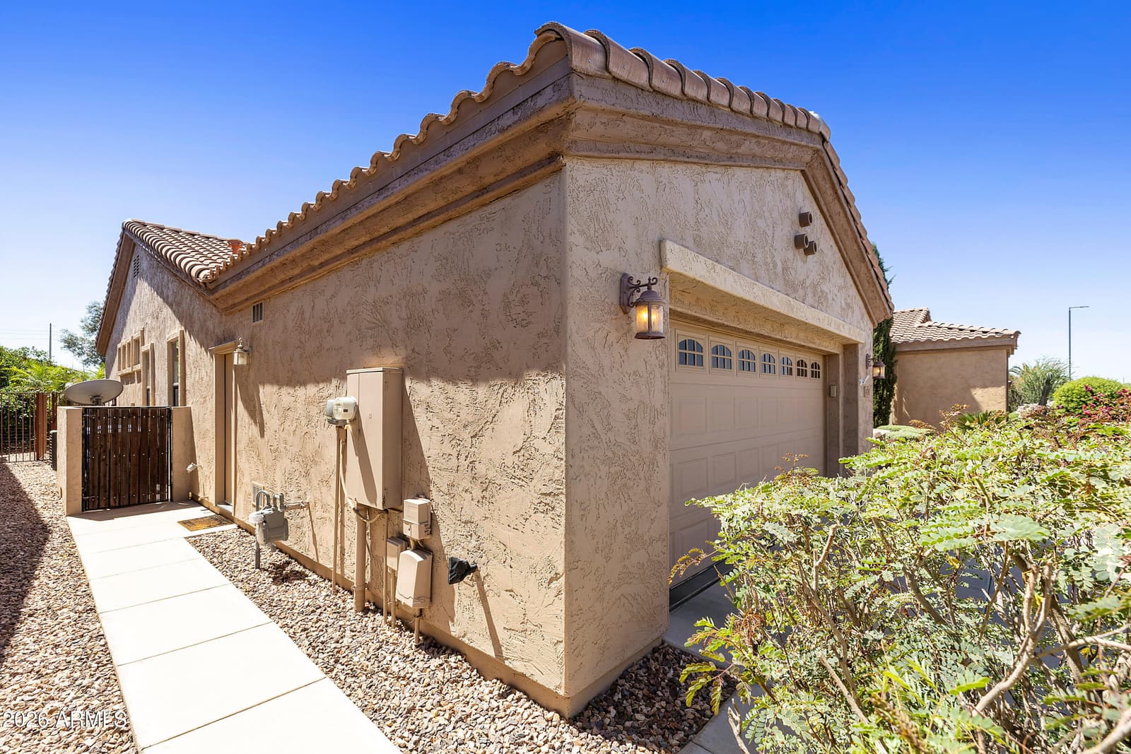 4735 E SOURWOOD Drive, Gilbert, AZ 85298 — photo 6 of 70