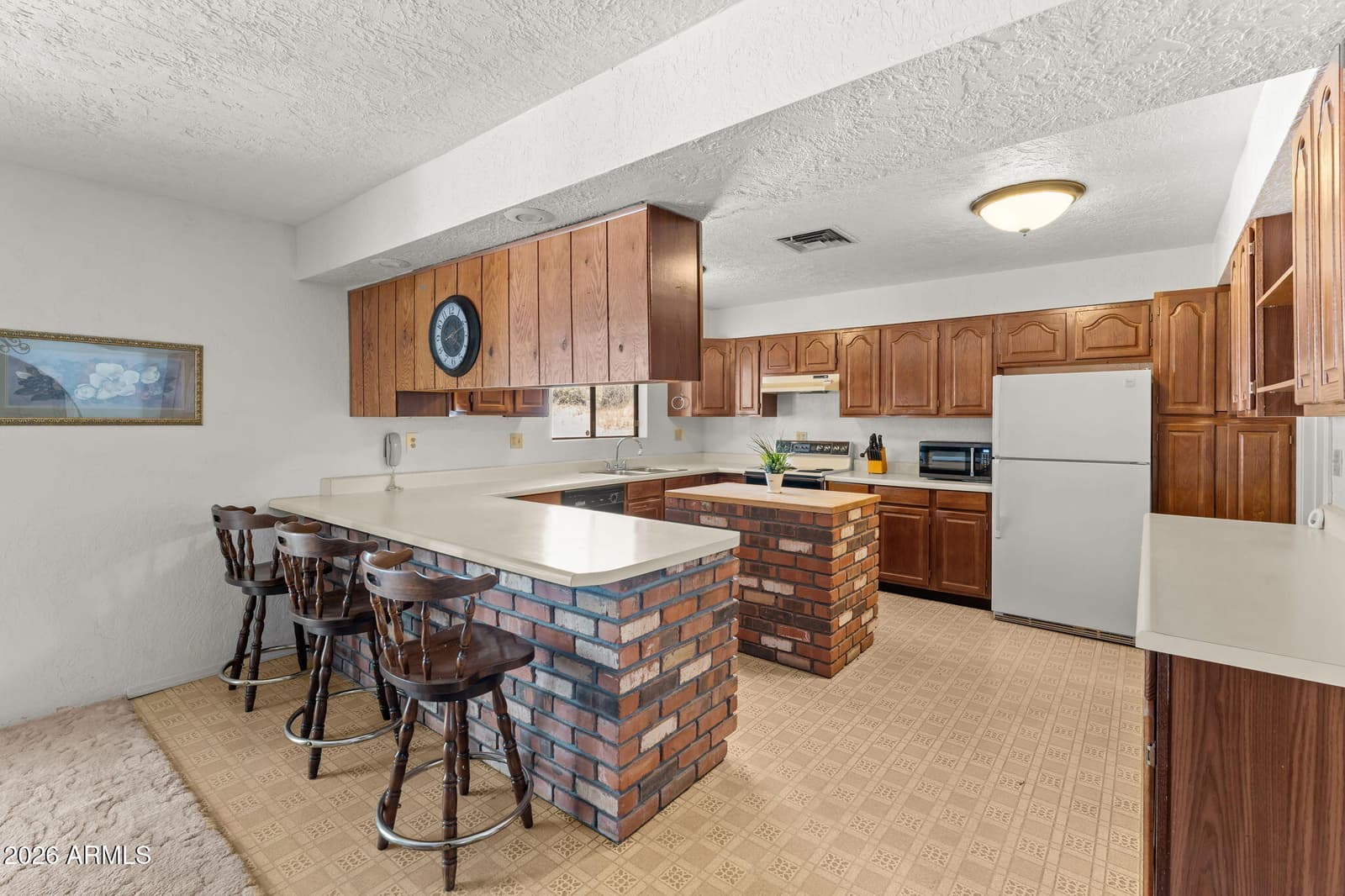550 E BASS Road, Wickenburg, AZ 85390 — photo 10 of 27