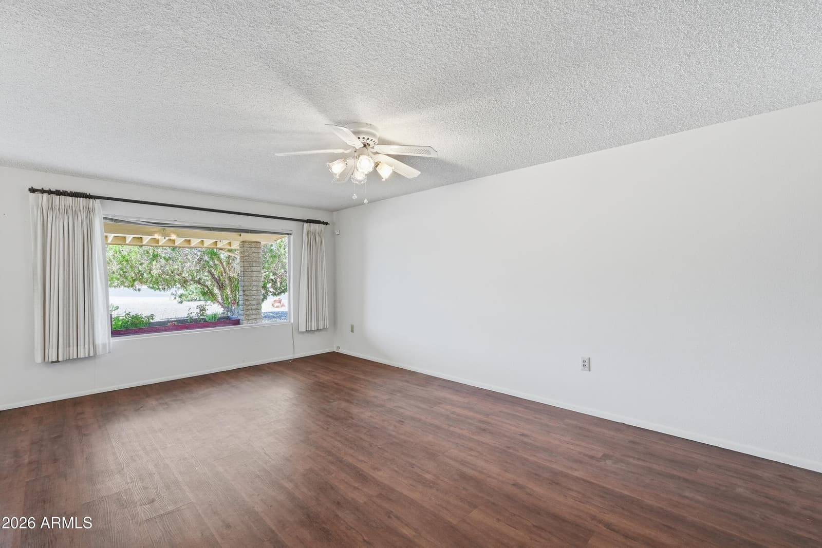 9633 W CAMPANA Drive, Sun City, AZ 85351 — photo 7 of 37
