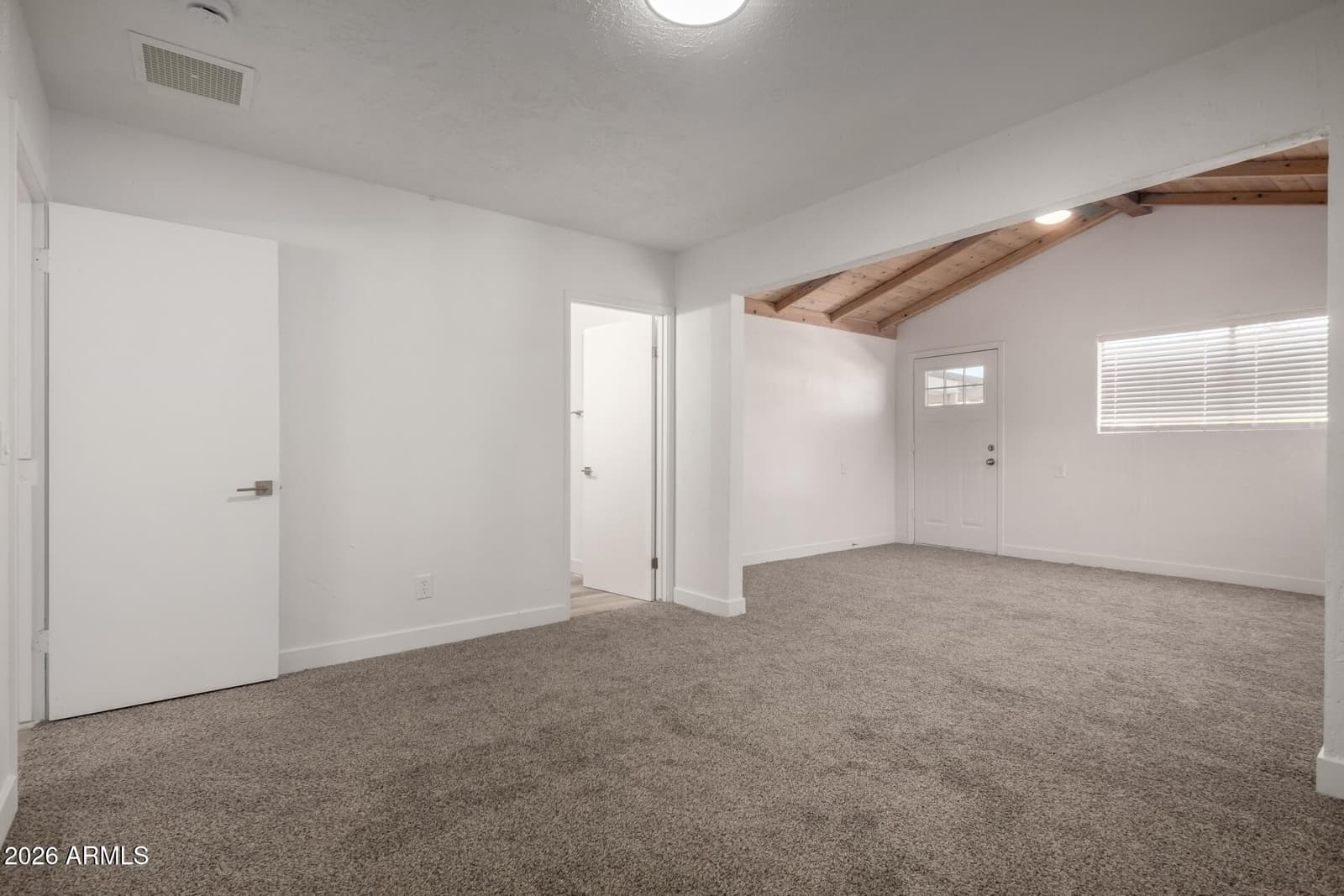 526 S OXBOW Drive, Wickenburg, AZ 85390 — photo 18 of 35
