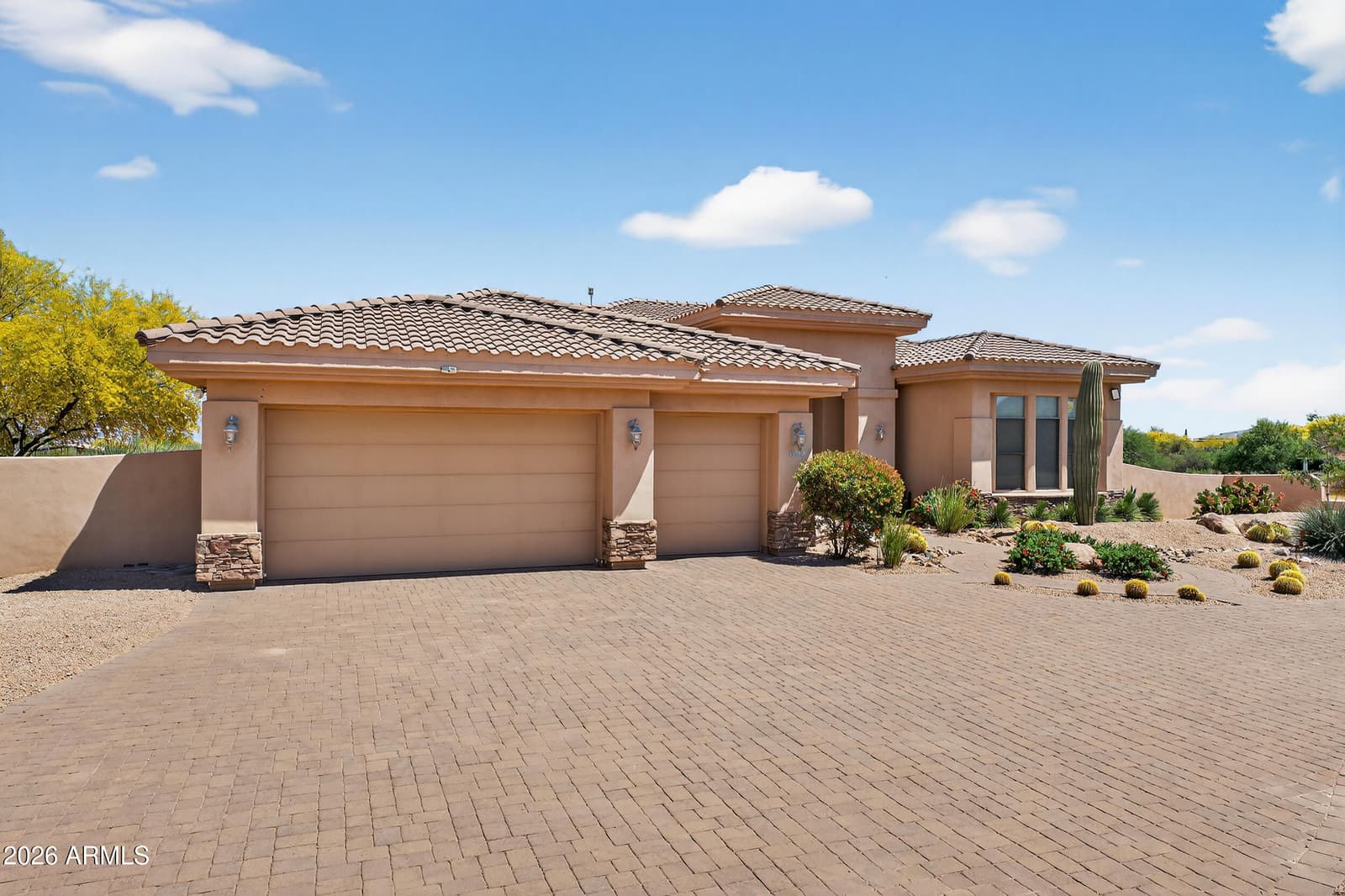13912 E CAVEDALE Drive, Scottsdale, AZ 85262 — photo 9 of 94