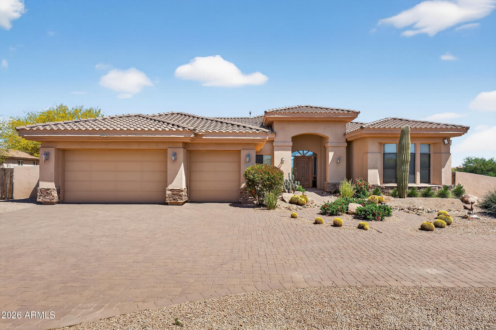 13912 E CAVEDALE Drive, Scottsdale, AZ 85262 — photo 10 of 94