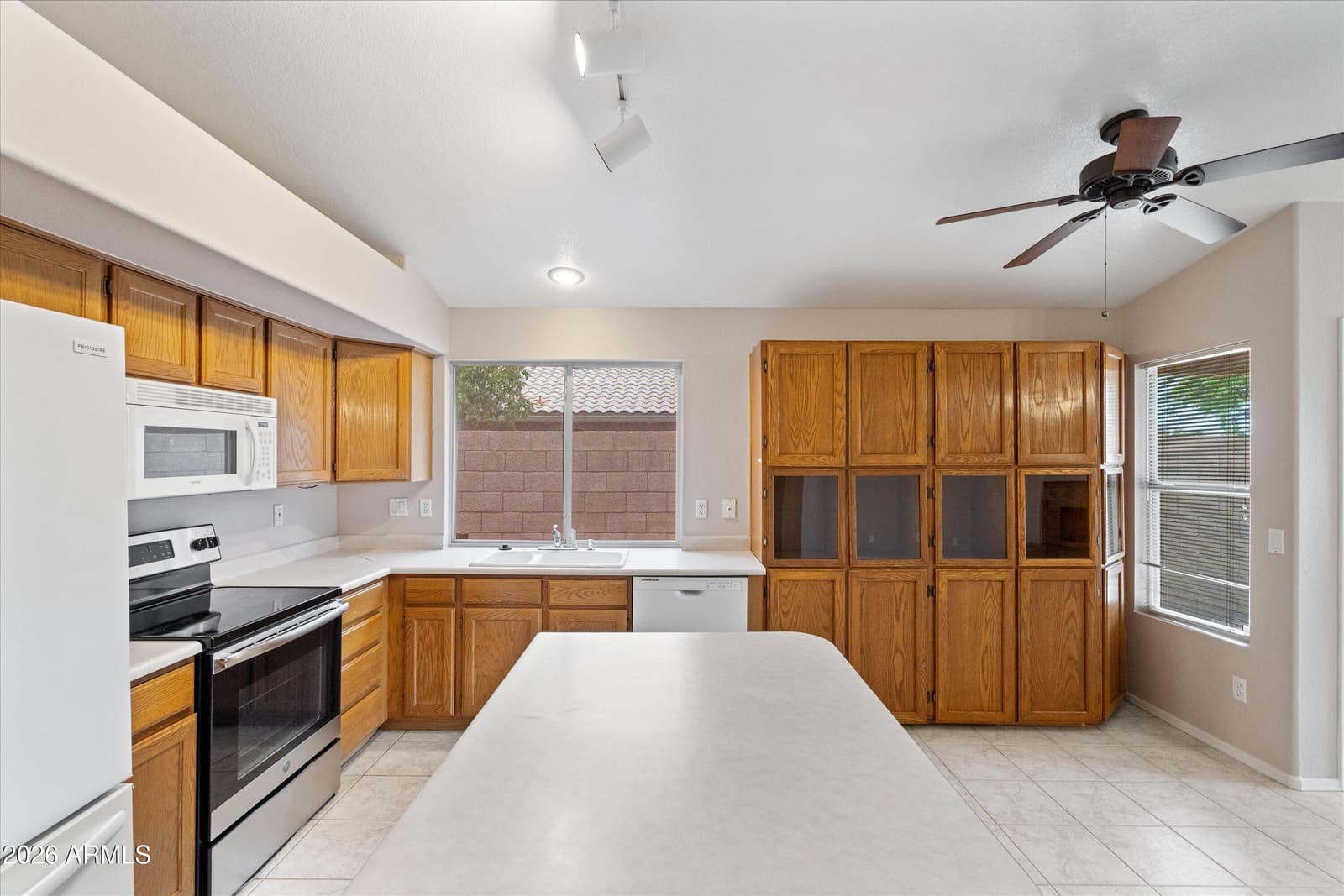 1269 E CENTURY Avenue, Gilbert, AZ 85296 — photo 9 of 34