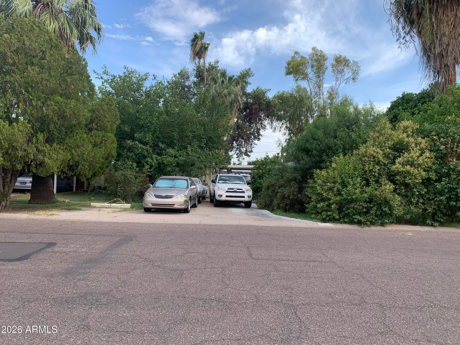 323 E ROSE Lane, Phoenix, AZ 85012 — photo 1 of 20