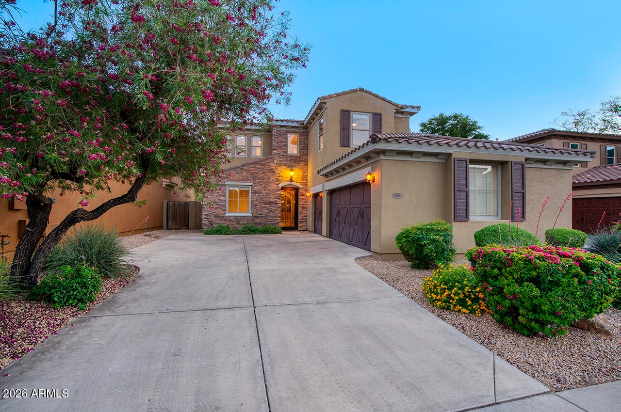 3985 E HUMMINGBIRD Lane, Phoenix, AZ 85050
