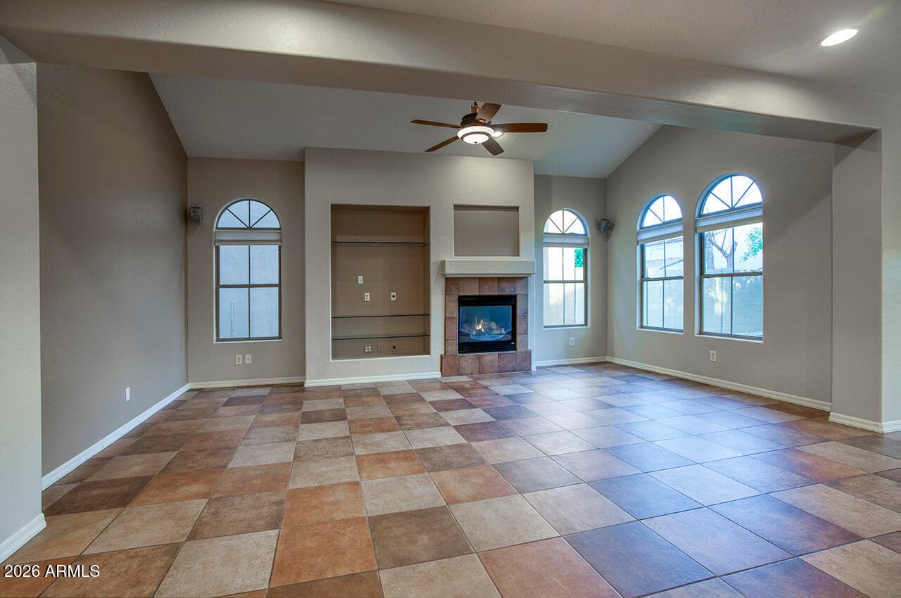 3985 E HUMMINGBIRD Lane, Phoenix, AZ 85050 — photo 6 of 47