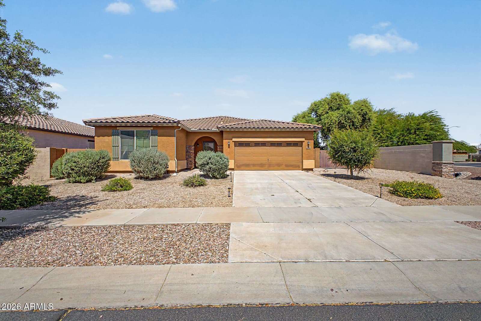 7564 W BERRIDGE Lane, Glendale, AZ 85303