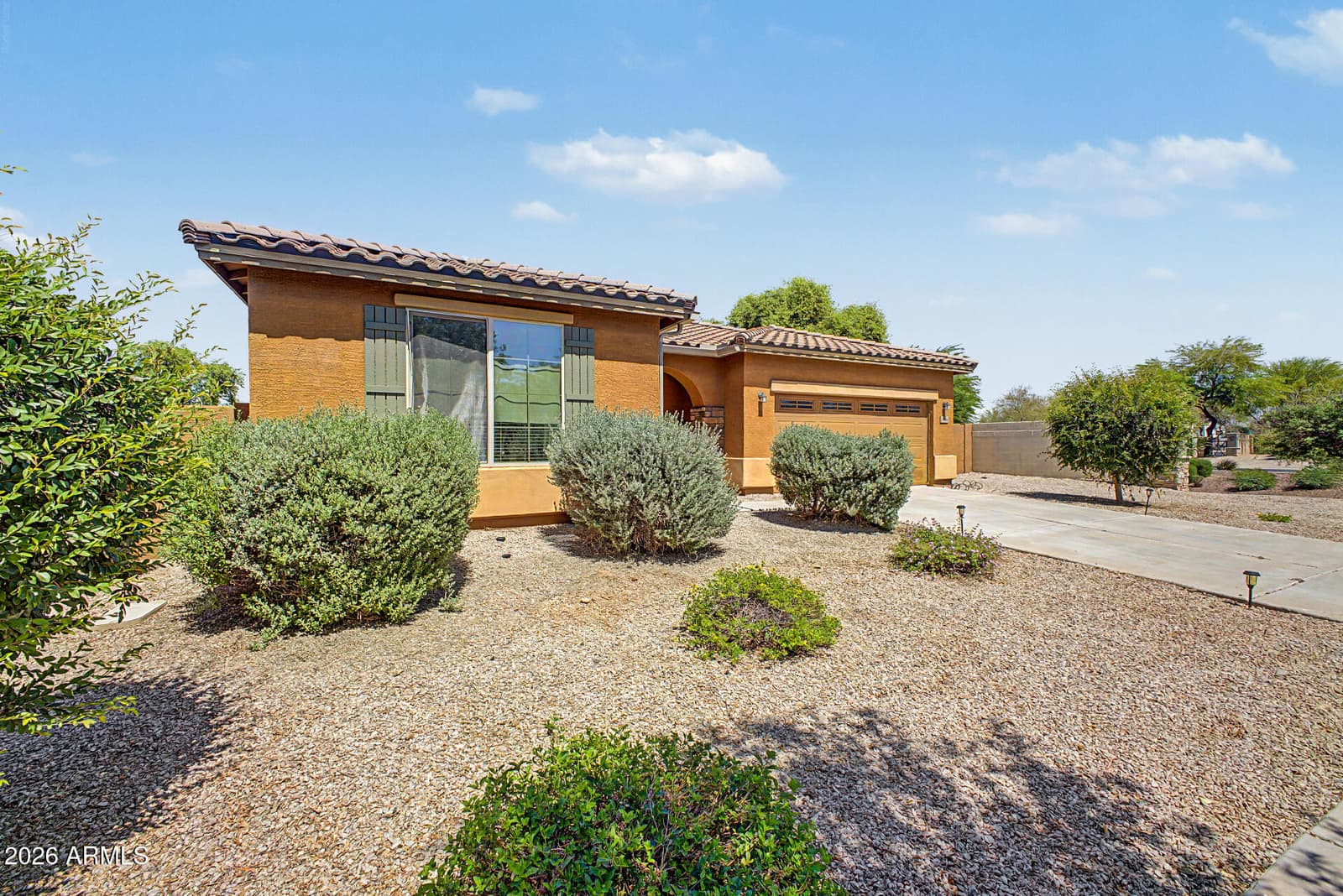 7564 W BERRIDGE Lane, Glendale, AZ 85303 — photo 2 of 32