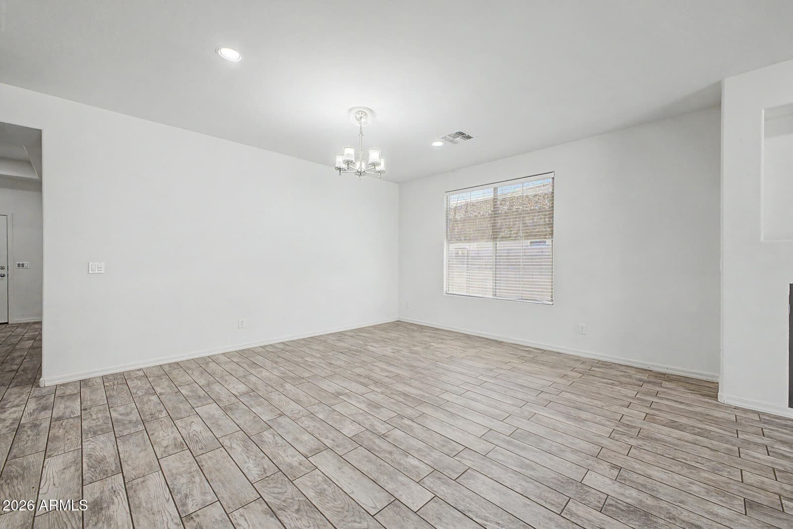 7564 W BERRIDGE Lane, Glendale, AZ 85303 — photo 8 of 32