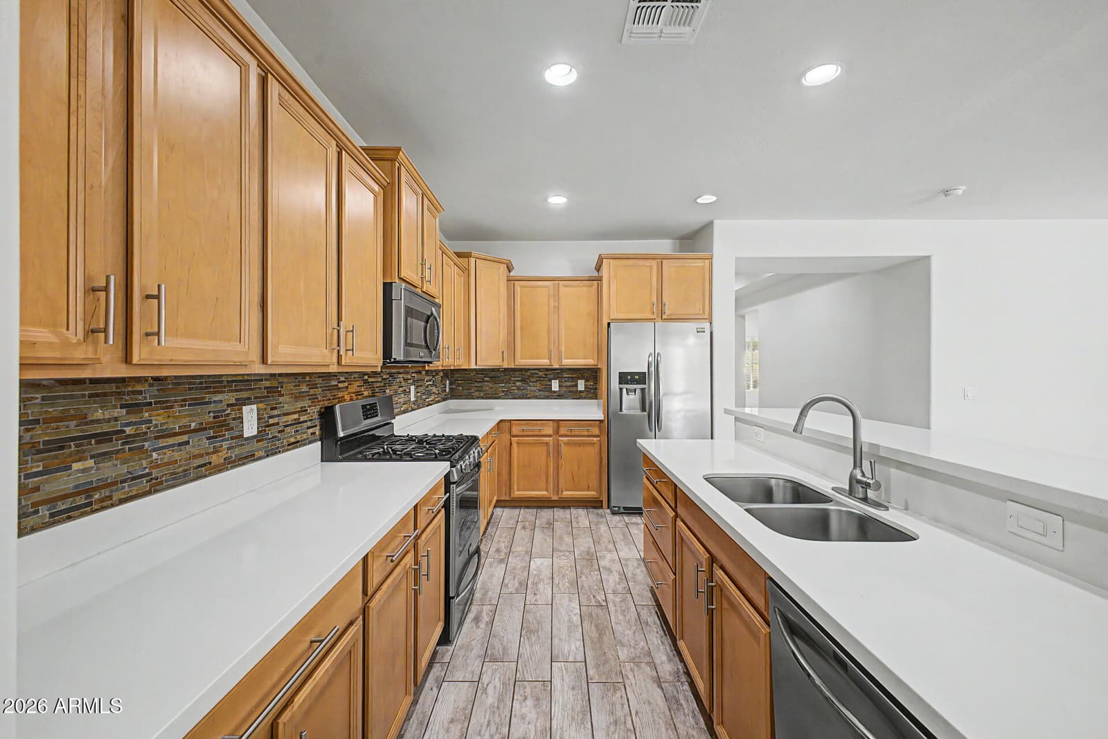 7564 W BERRIDGE Lane, Glendale, AZ 85303 — photo 11 of 32