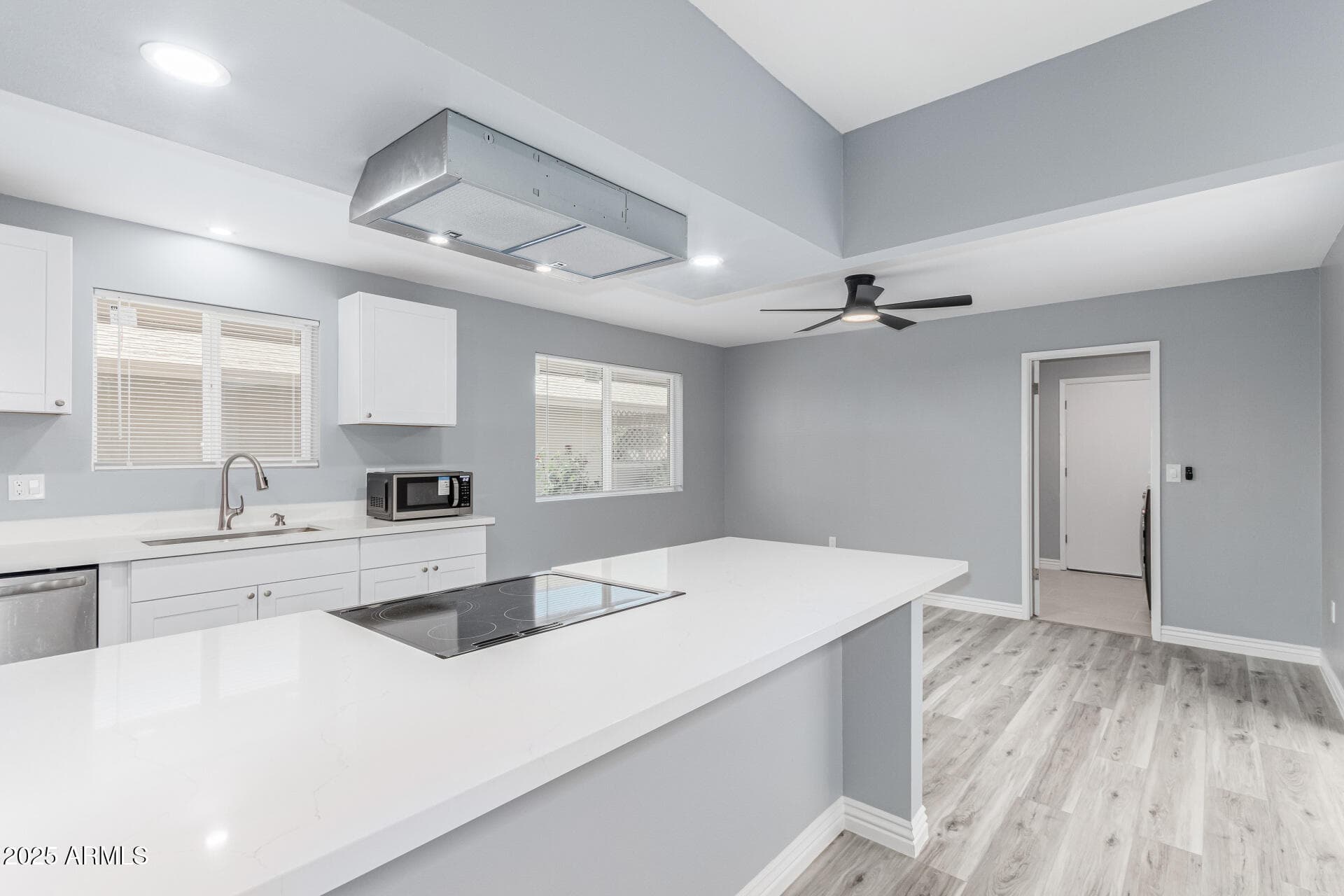 10022 W MOUNTAIN VIEW Road, Sun City, AZ 85351 — photo 13 of 32