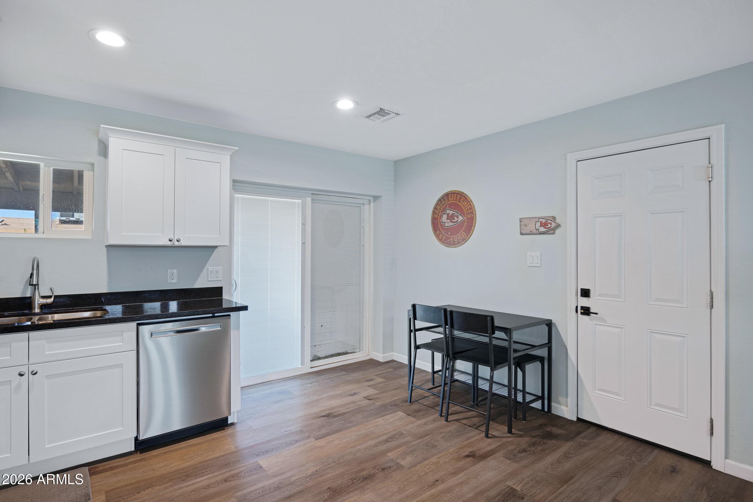 15016 N 27TH Drive, Phoenix, AZ 85053 — photo 10 of 21