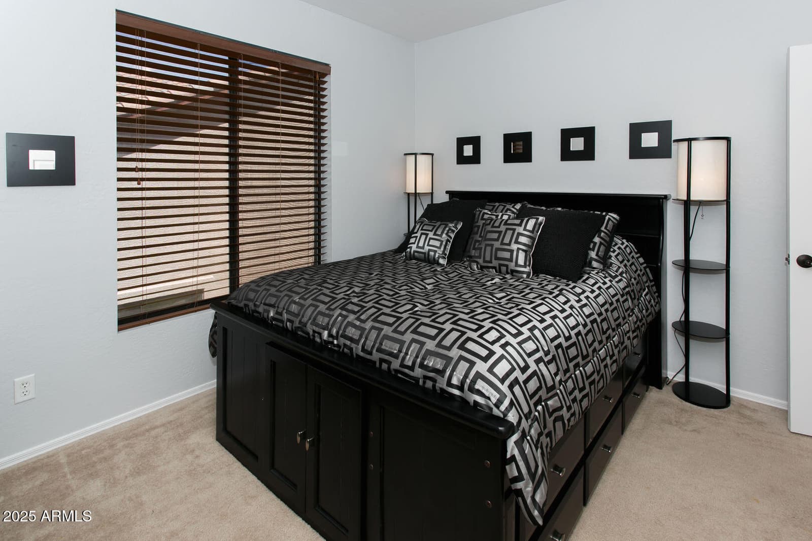 6903 E PORTIA Street, Mesa, AZ 85207 — photo 10 of 60