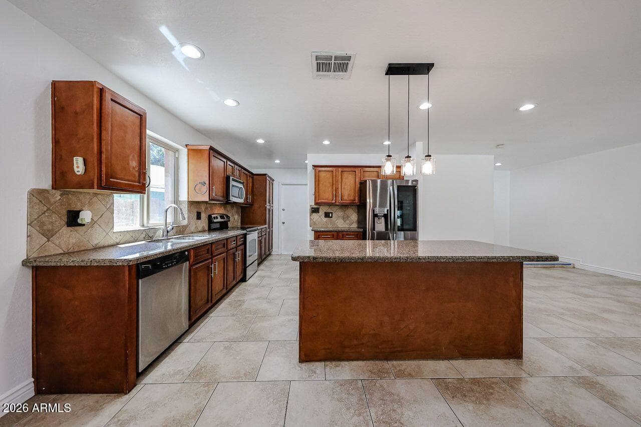 12443 N 27TH Place, Phoenix, AZ 85032 — photo 10 of 57